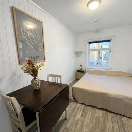 V66 - Private In Center Svolvær